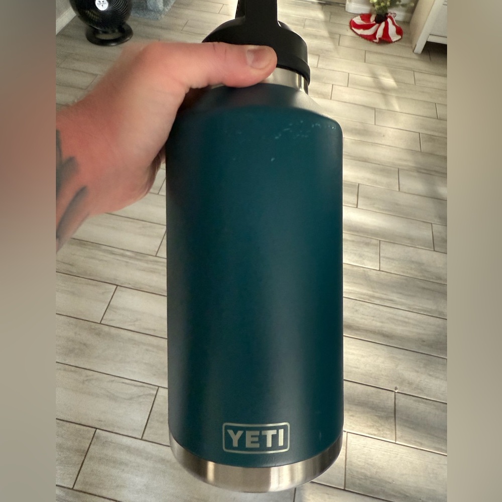 Yeti 64oz Rambler in Agave Teal